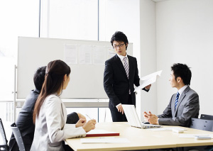 災害発生から24時間以内に焦点を当てる。業務の早期再開と減災(被害拡大防止)の視点